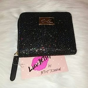 ❤ LAST One NWT Betsey Johnson Zip Around Wallet